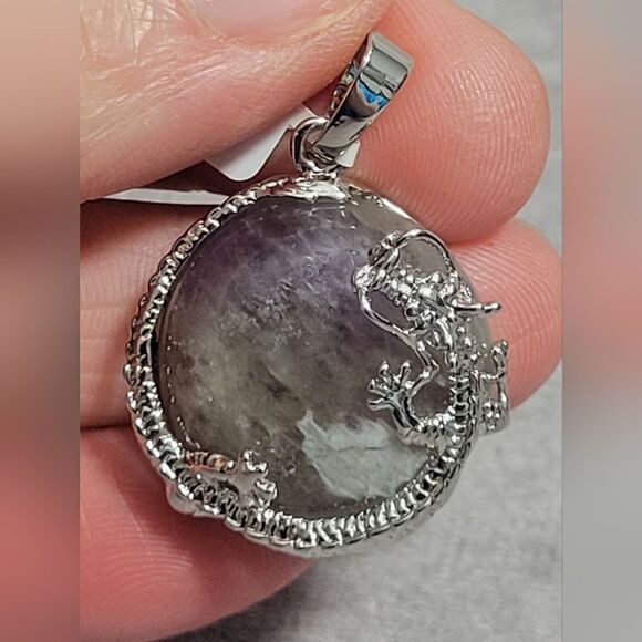 Mass Agate Dragon Sphere Pendant - Picture 4 of 13